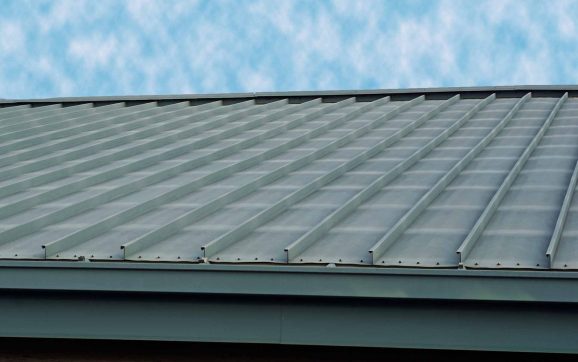 5 tips to use when choosing a commercial metal  roofing contractor