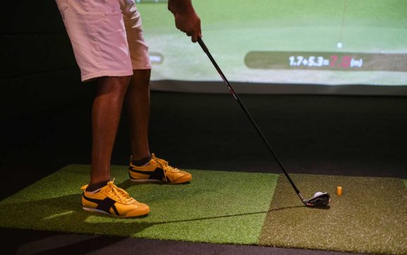 Mastering Golf with a Simulator Essential Tips for Beginners