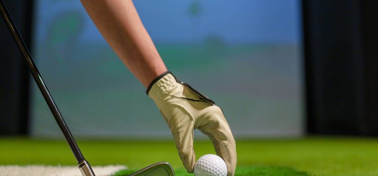 Virtual Links and Visual Clarity: Mastering the Indoor Golf Simulator This Season