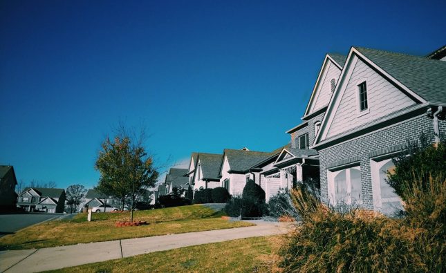 How to Grade a Neighborhood Before You Buy a House