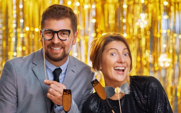 From Corporate Galas to Fall Weddings: How to Keep Guests Engaged All Night