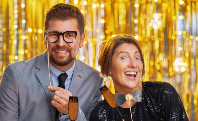 From Corporate Galas to Fall Weddings: How to Keep Guests Engaged All Night